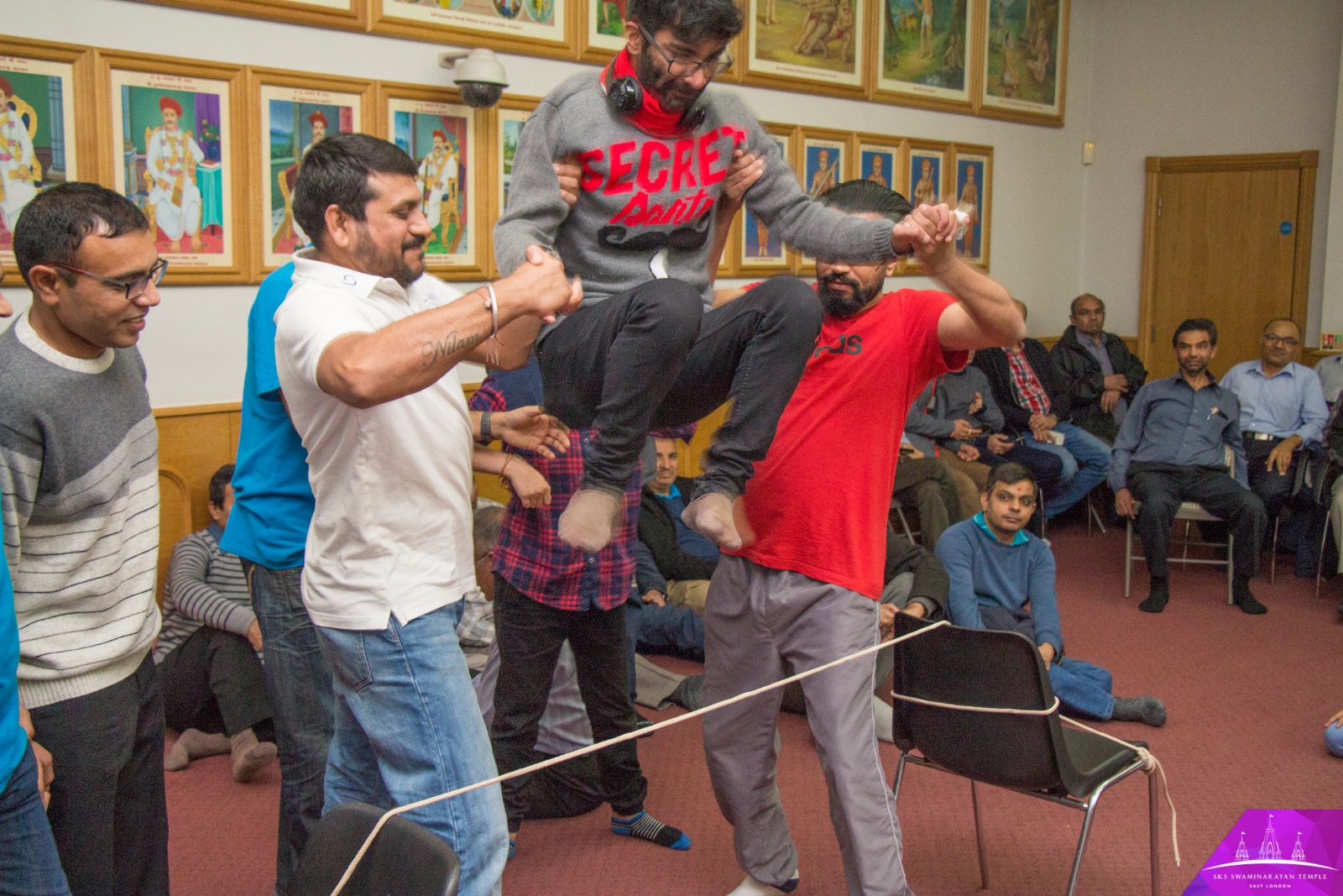 ©1987-2017 SKS Swaminarayan Temple East London